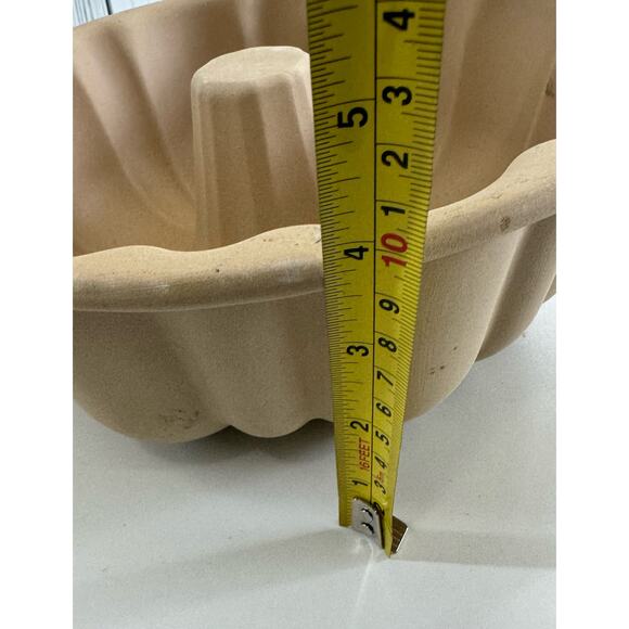 The Pampered Chef Family Heritage Collection Stoneware 10" Fluted Bundt Pan - Picture 4 of 7